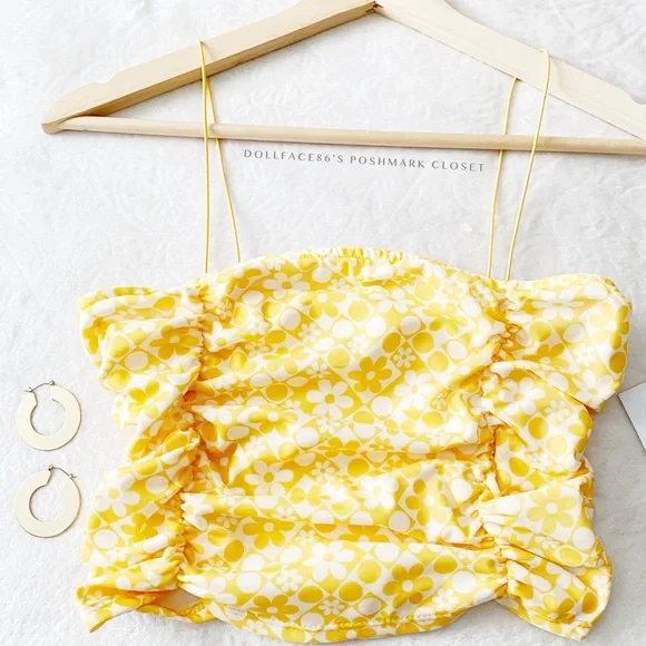NWT Yellow & White 70’s Floral Print Ruched Cropped Camisole - Picture 3 of 11